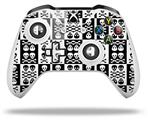 WraptorSkinz Decal Skin Wrap Set works with 2016 and newer XBOX One S / X Controller Skull And Crossbones Pattern Bw (CONTROLLER NOT INCLUDED)